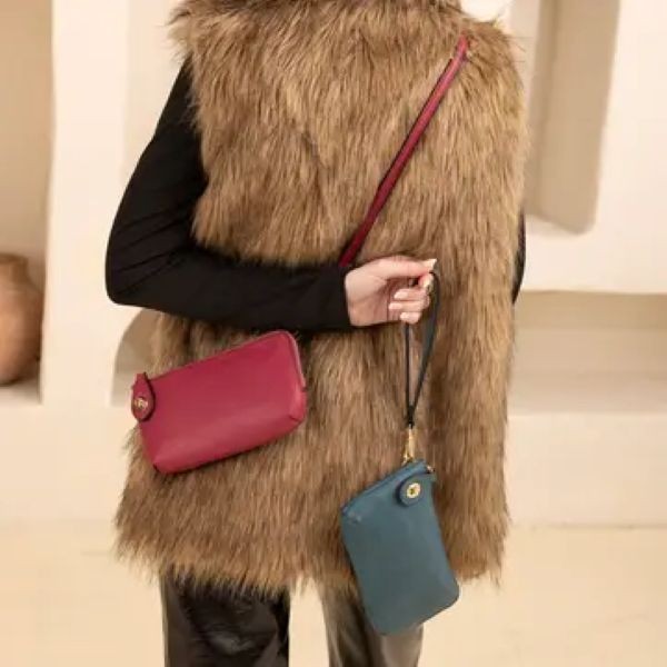 Jen & Co Kendall Crossbody Wristlet with Twist Lock Closure