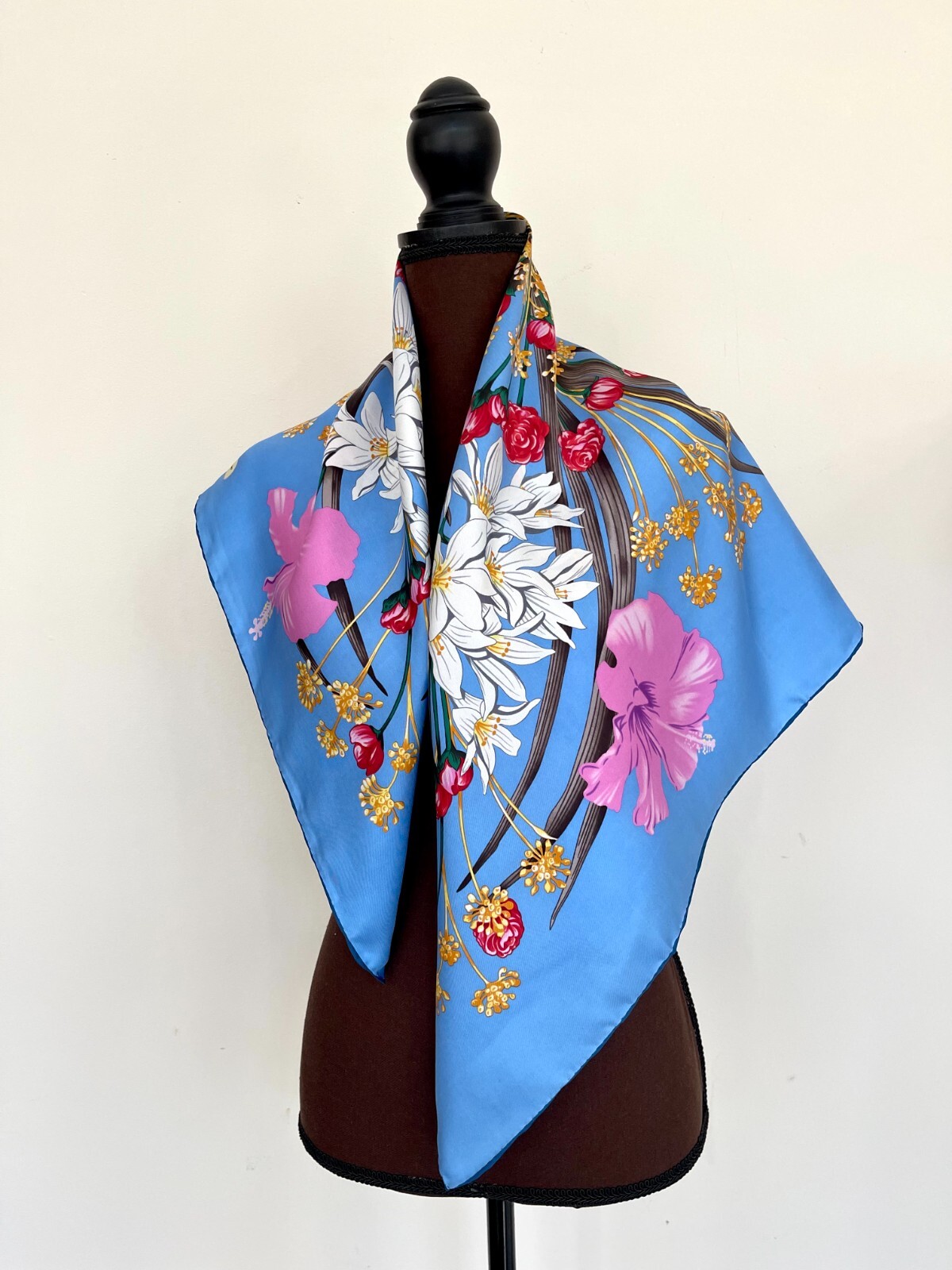 New Salvatore Ferragamo Scarf Bandana Floral Garden Blue Pink Silk Head Wrap