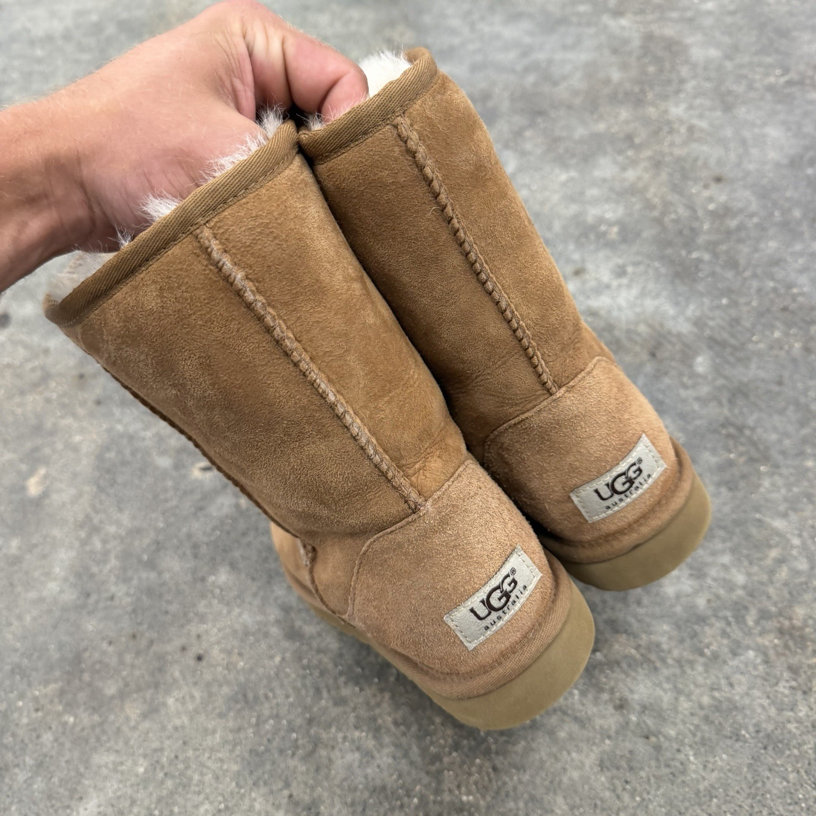 UGG Australia Womens Classic Boots 5825 Chestnut Sheepskin Size 8