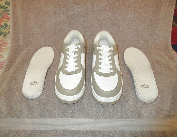 ALO Recovery Mode Sneaker Womens 10 Comfort Cushioned Foam Vegan Leather Arch
