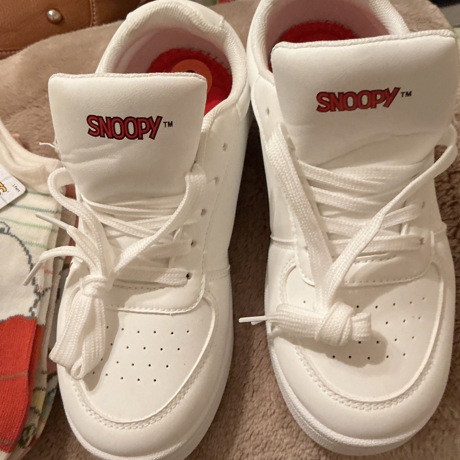 Peanuts Snoopy Child’s size 3 white with Snoopy & Woodstock + Peanuts socks