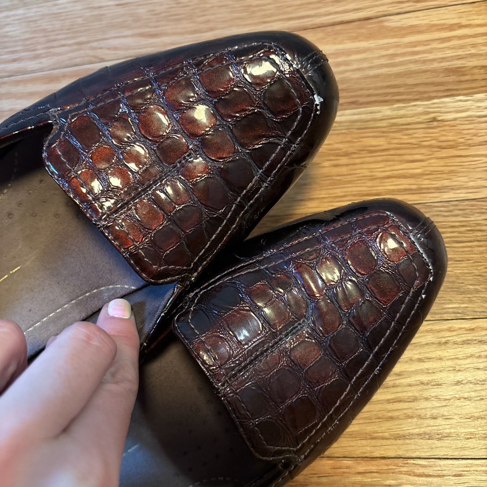 Clarks Everyday Timeless Croc Embossed Leather Loafers – Burgundy – 9M