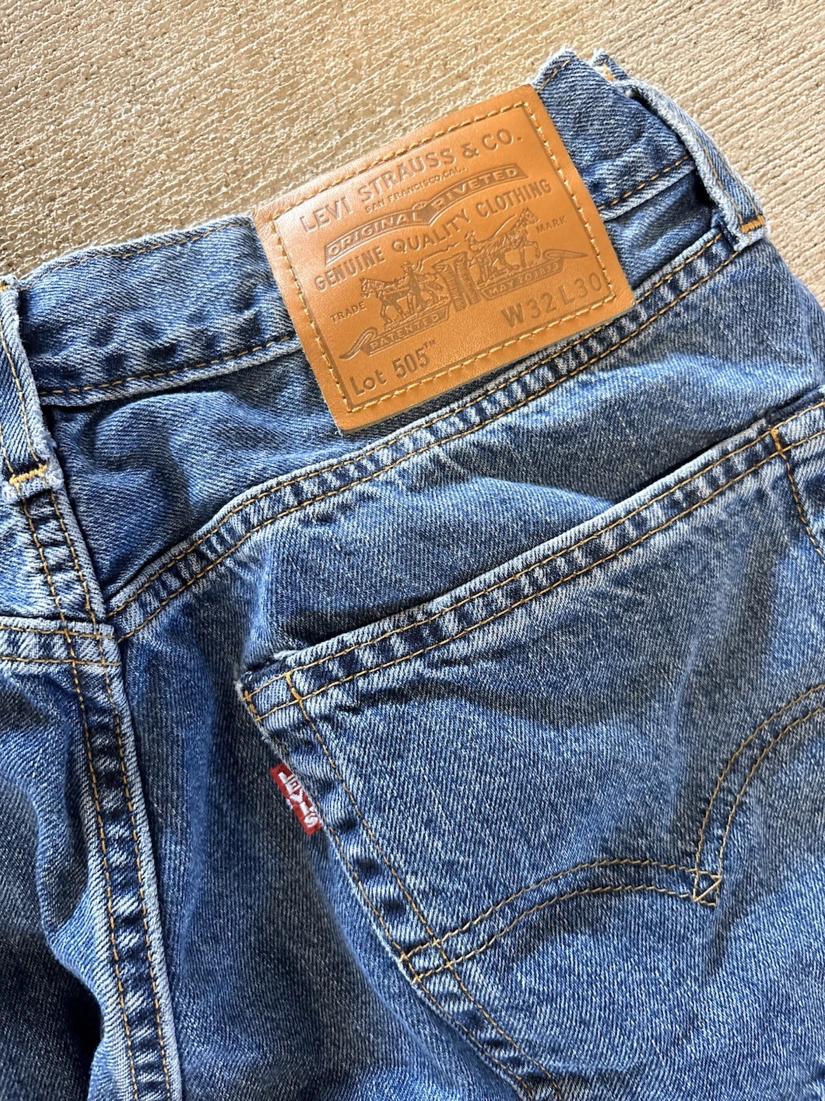 Selvage Levi’s Men’s Blue Medium Wash Straight Regular Fit Denim Jeans 5-Pocket