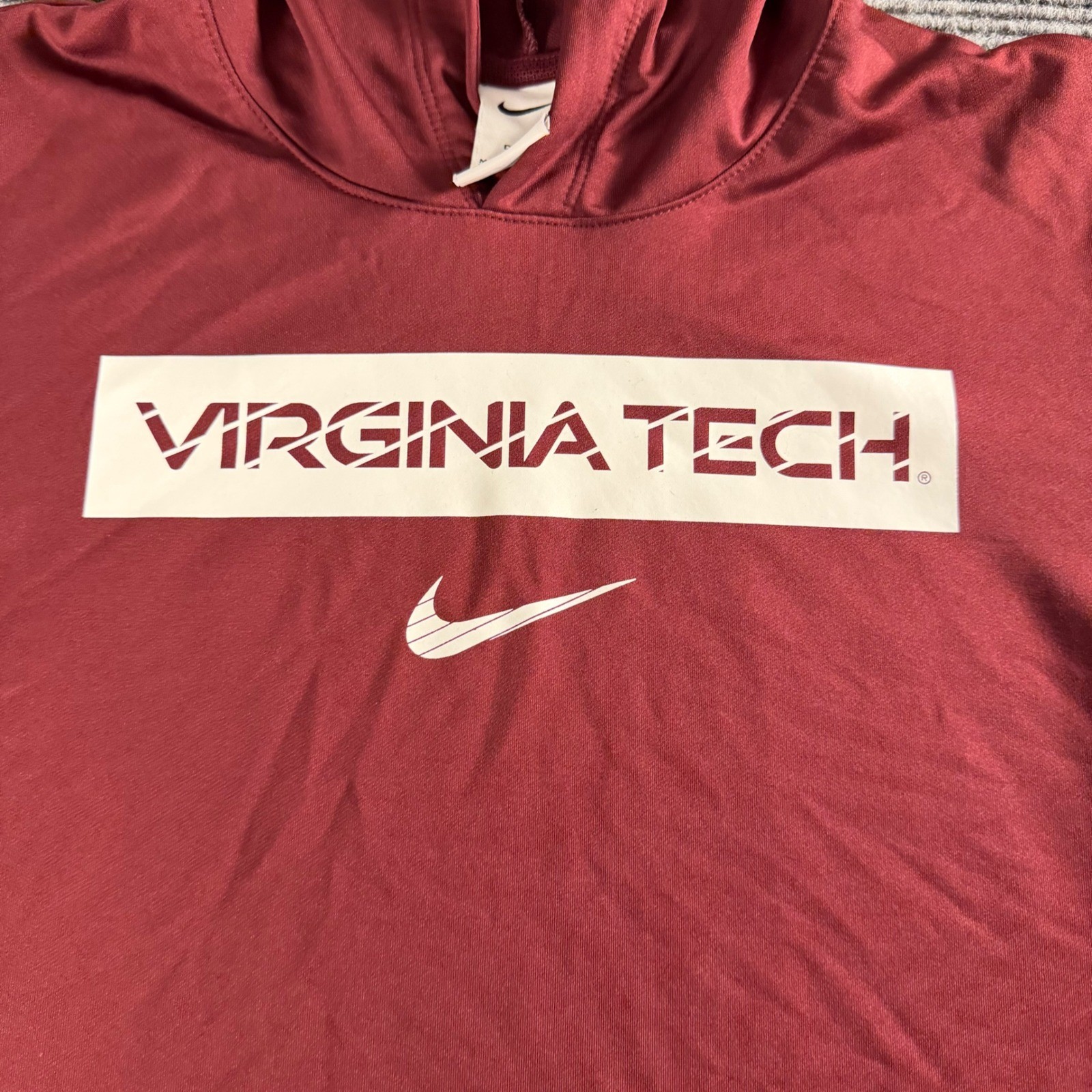 Nike Virginia Tech Hokies Dri-FIT Hooded Shirt Mens Medium Maroon Long Sleeve