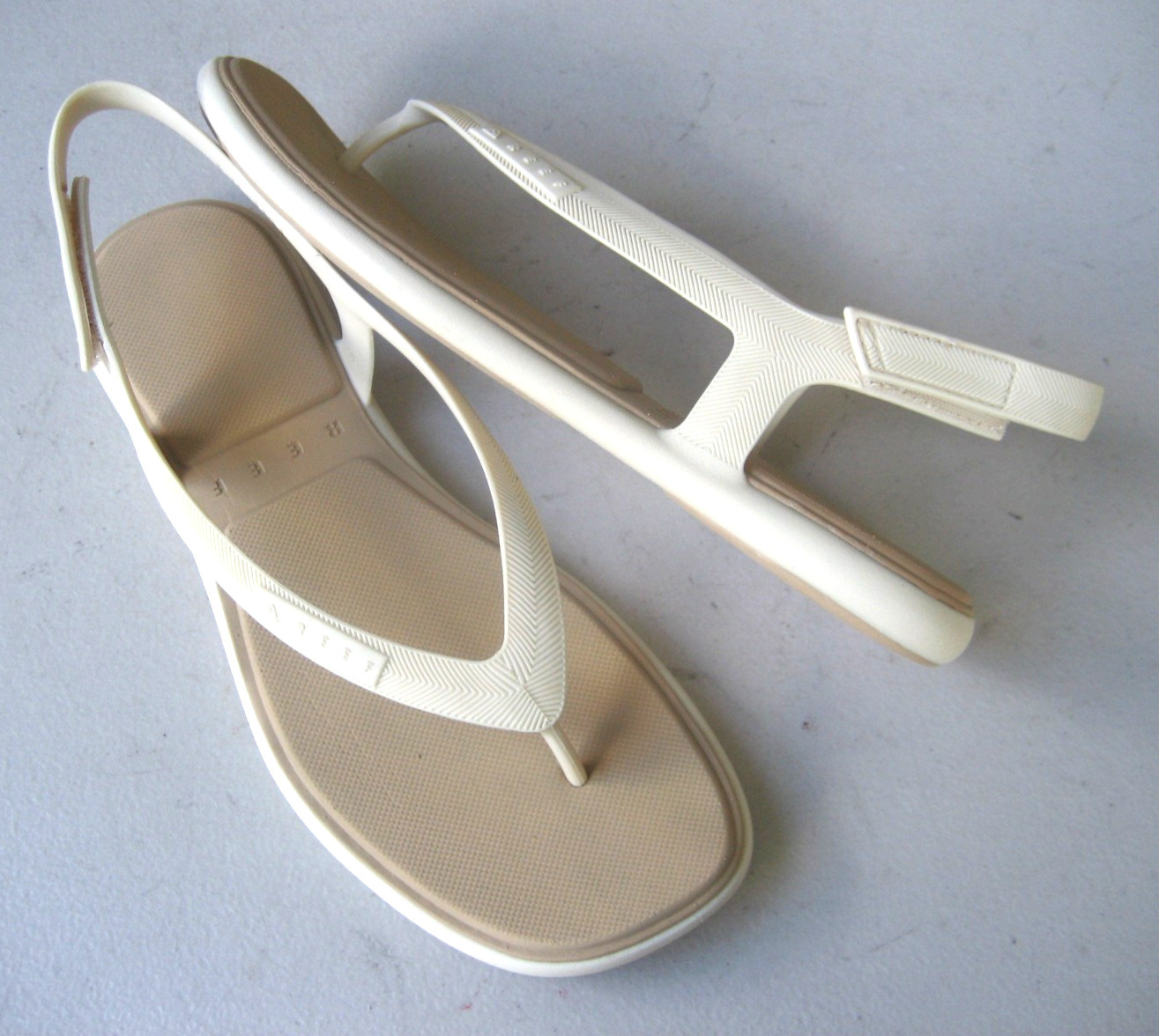REEF Women’s Water Willow Maya Ivory Flat Sandals Thong Size 8 M NEW