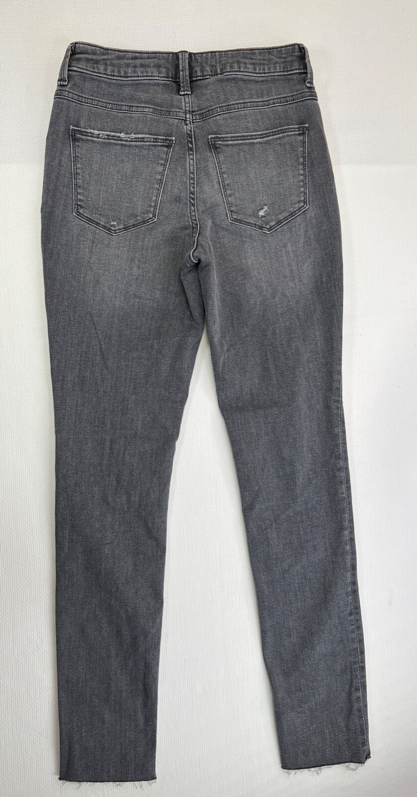 Universal Thread Jeans Women’s Size 2/26R Gray Denim High Rise Skinny