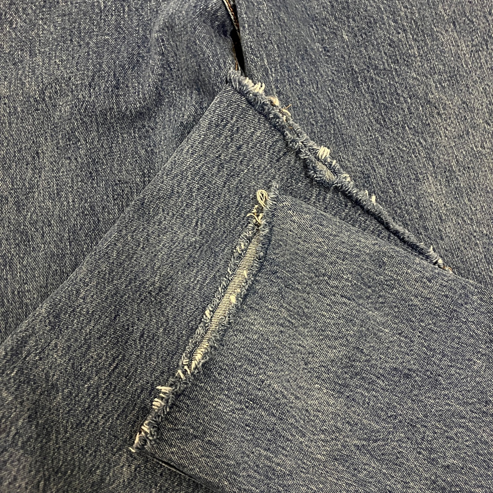 Vintage 2003 Levi’s 501 Jeans W31 L28 Blue Denim Straight Leg Button Fly