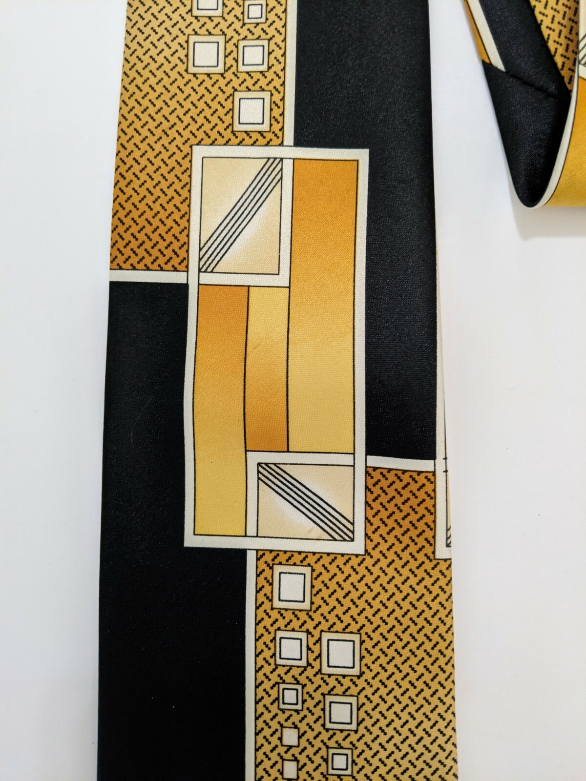 UOMO VENETTO Men’s 100% Polyester Necktie Designer Geometric Yellow/Multi