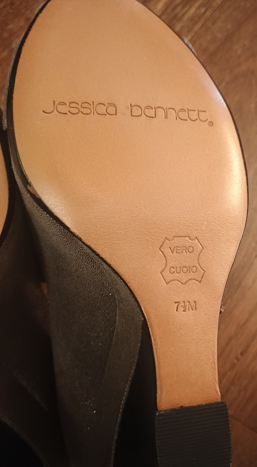 Jessica Bennett Curved in WEDGE 3.5″ Heels Peep Toe Metallic Pump Retro SEXY 7.5