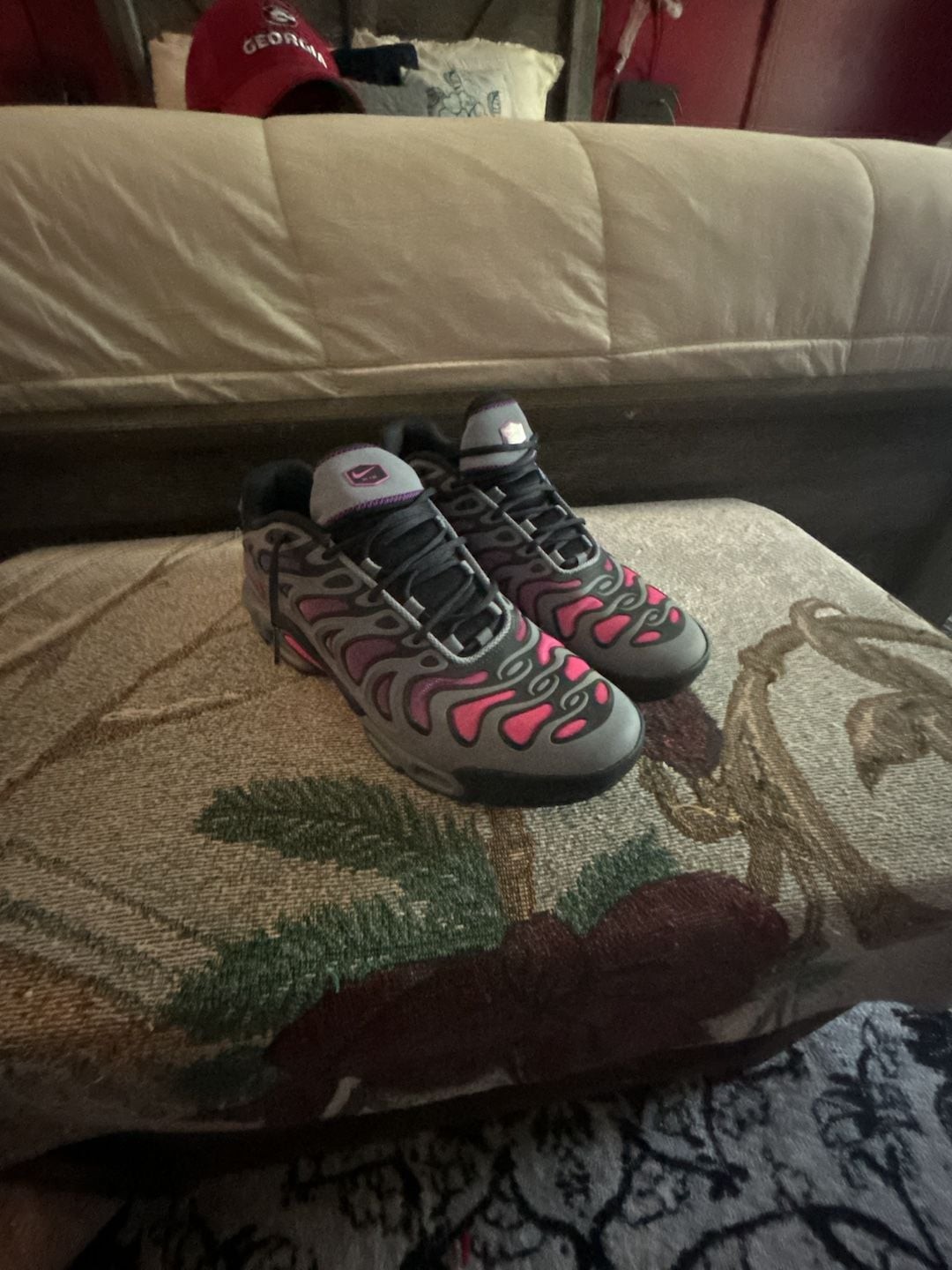 Nike Air Max Plus Men’s Size 11.5 Grey Pink Sneakers FD4290-401
