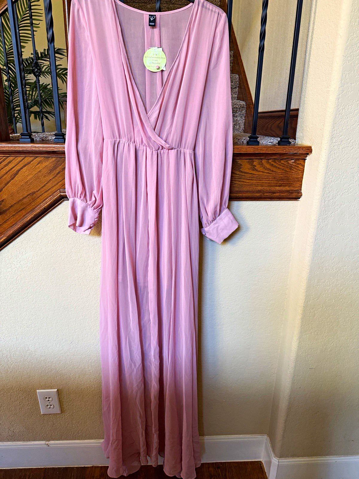 Windsor Pink Solid Chiffon V-Neck Long Sleeve Button Accent Maxi Dress m