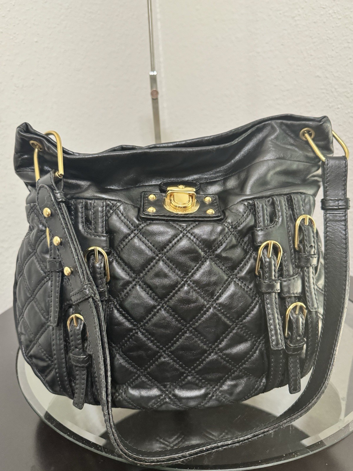 Marc Jacobs Black Quilted Shoulder Bag Hobo Turn Lock Zip Gold Hardware Charm