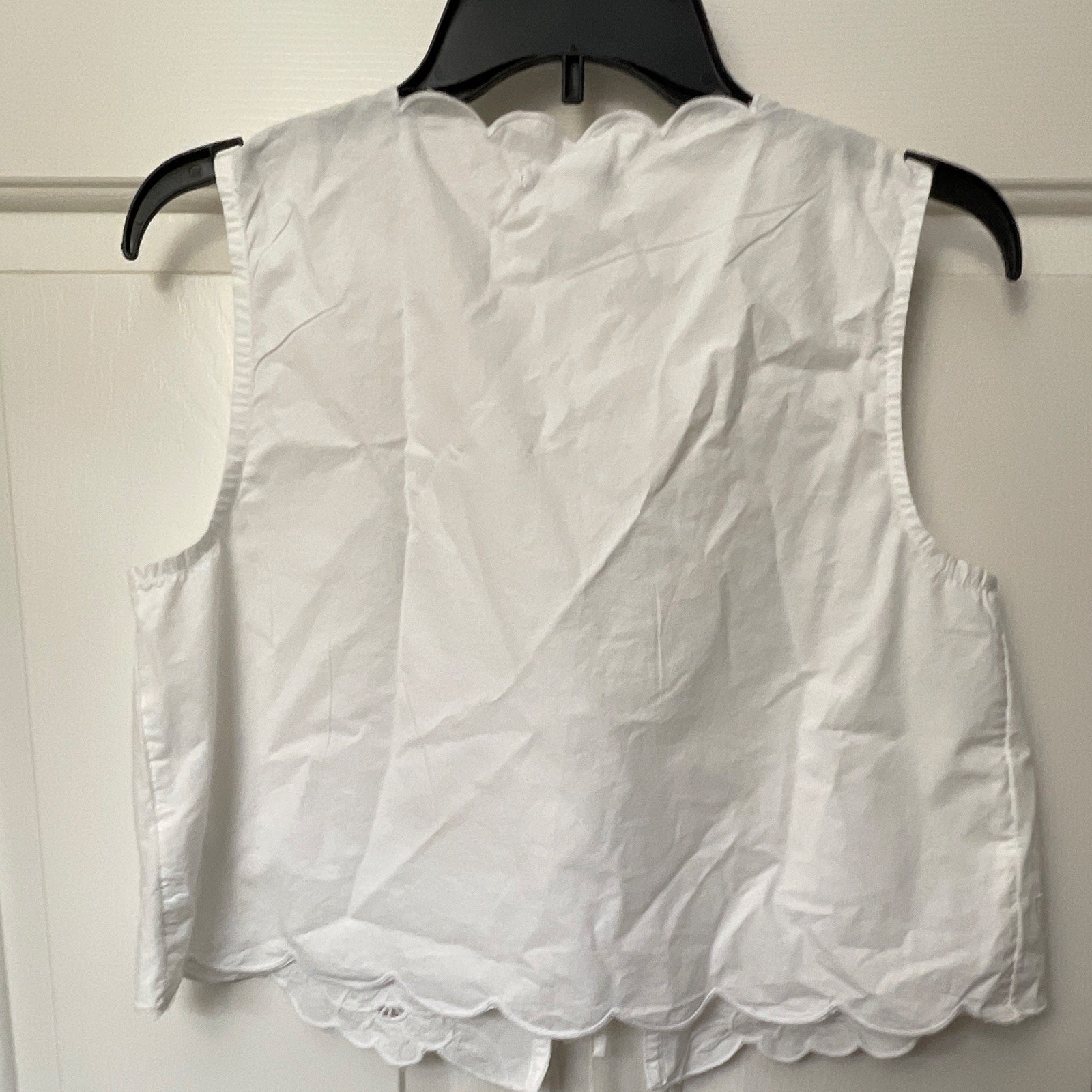 Free Assembly Women’s S White Woven Floral Embroidered V-Neck Tie Blouse