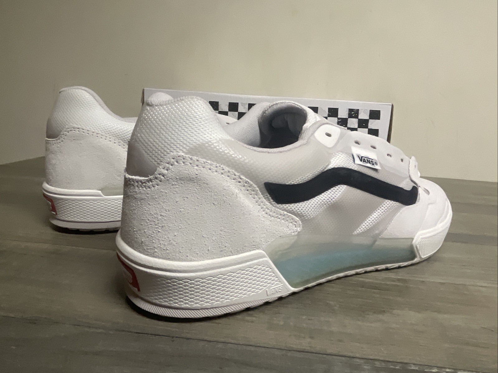 Vans AVE 2.0 White/Black/Blue Skateboarding Skate Shoes Sneakers Men’s Size 12