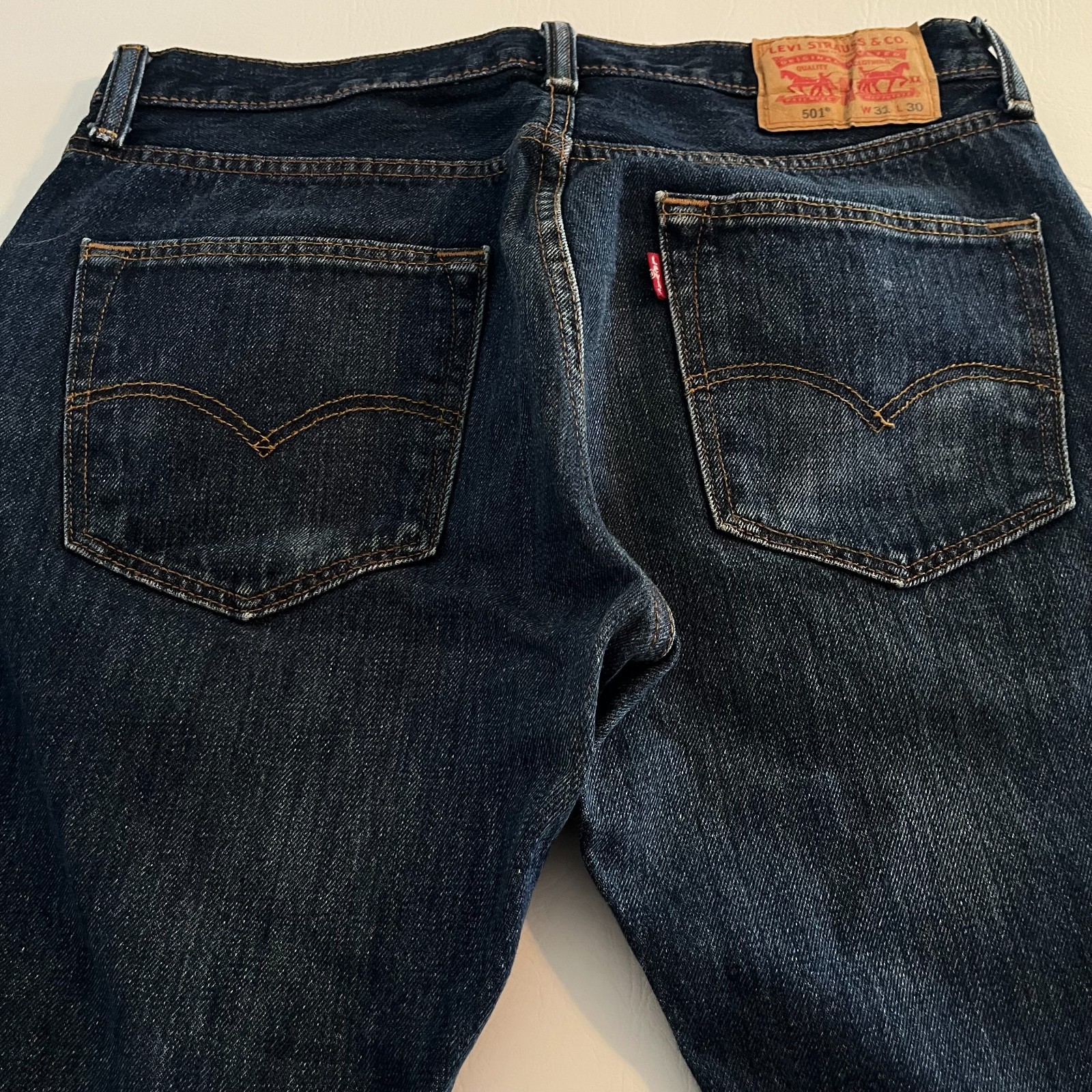 Levi’s Men’s 501 Jeans 31W x30L (Actual 30Wx29L) Button Fly Dark Blue Straight