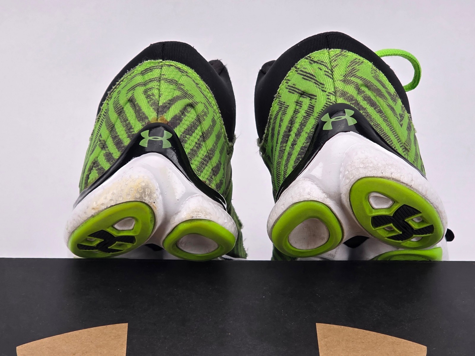 Under Armour Micro G Renegade Mid Sz 9 Black Hyper Green 1239592-004 Men’s Shoes