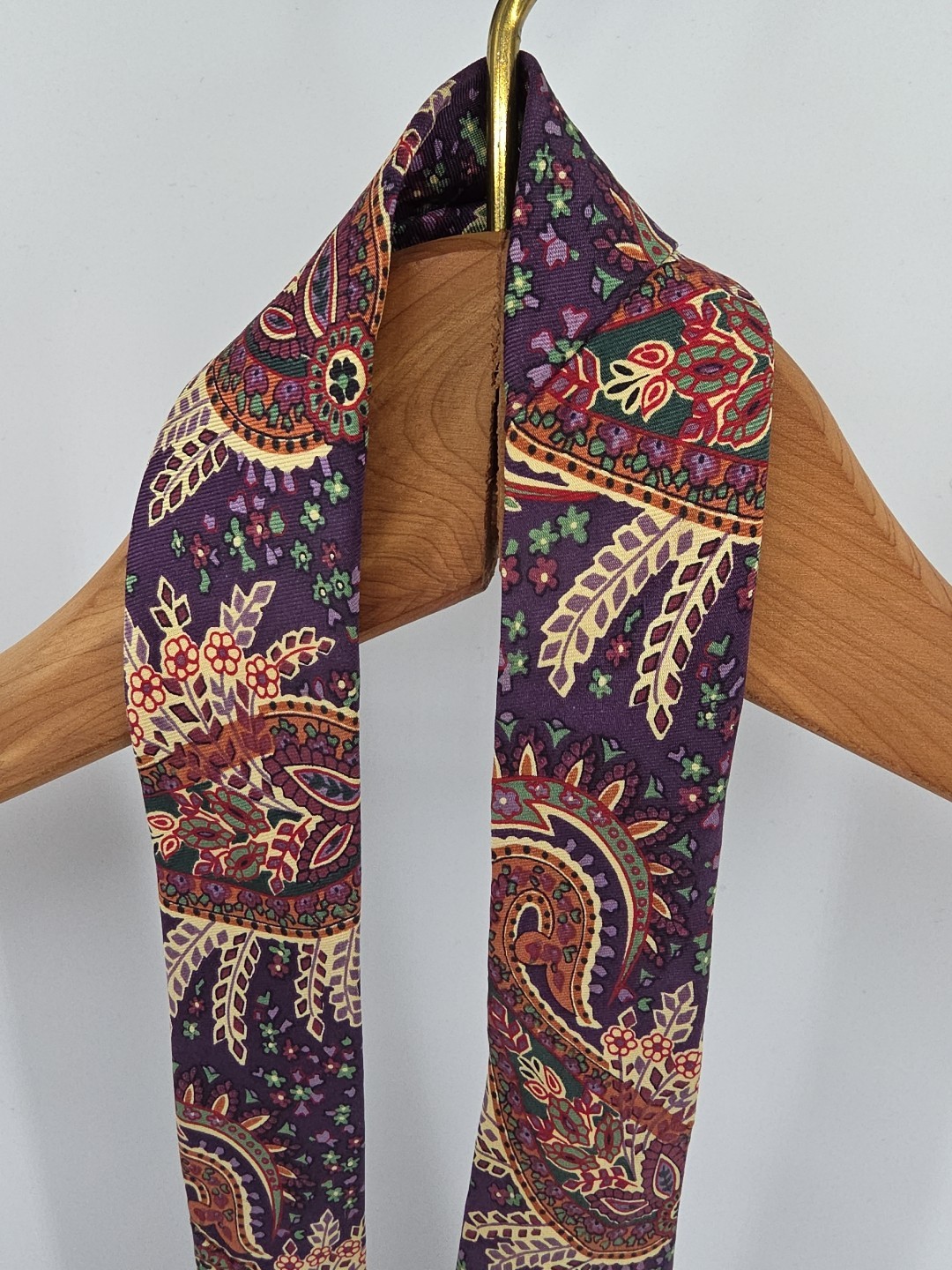 Vintage Hathaway Tie Men’s Plum Beige Paisley All Silk Made in USA Necktie 90s
