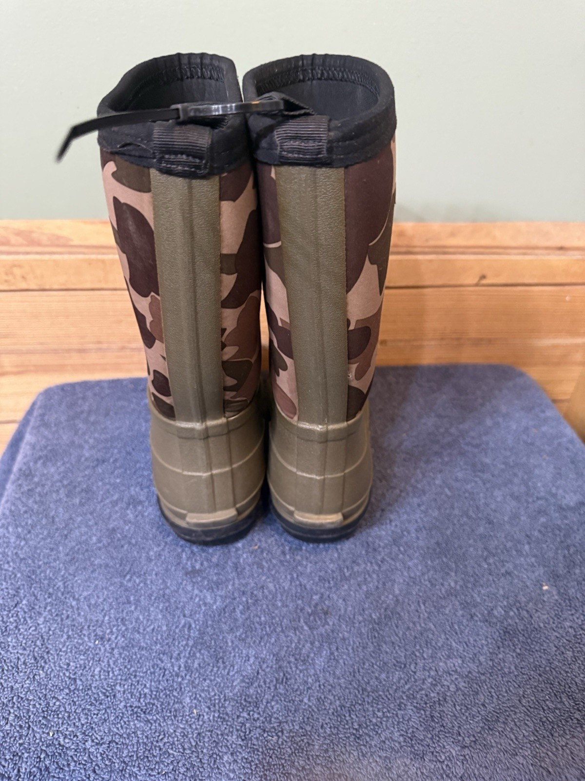 Waterproof Kids Size 3 D Rubber Pvc Boots By Magellan Gently Used.