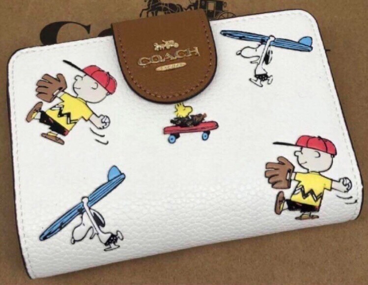 Coach Peanuts Snoopy Charlie Brown Bi-fold Wallet White Outlet C4899 Japan New