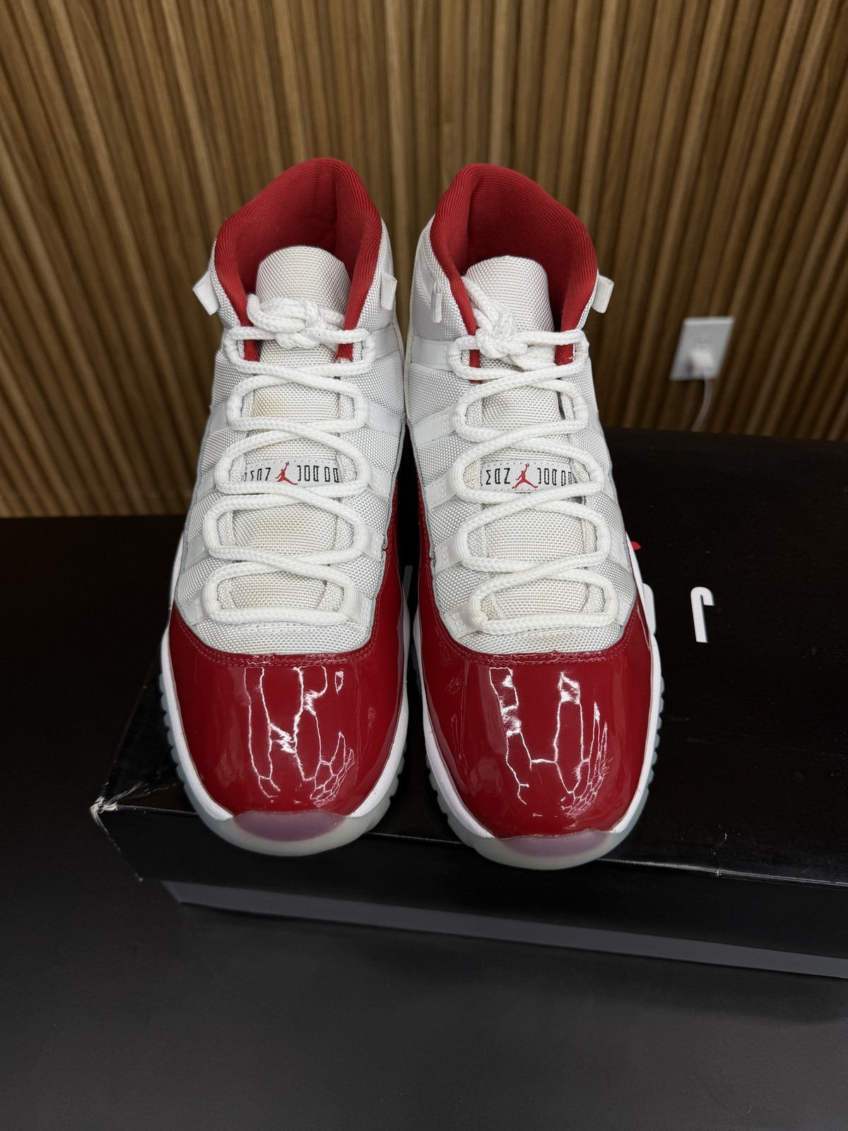 Jordan 11 Retro Cherry (2022) Size 10, PREOWNED-R