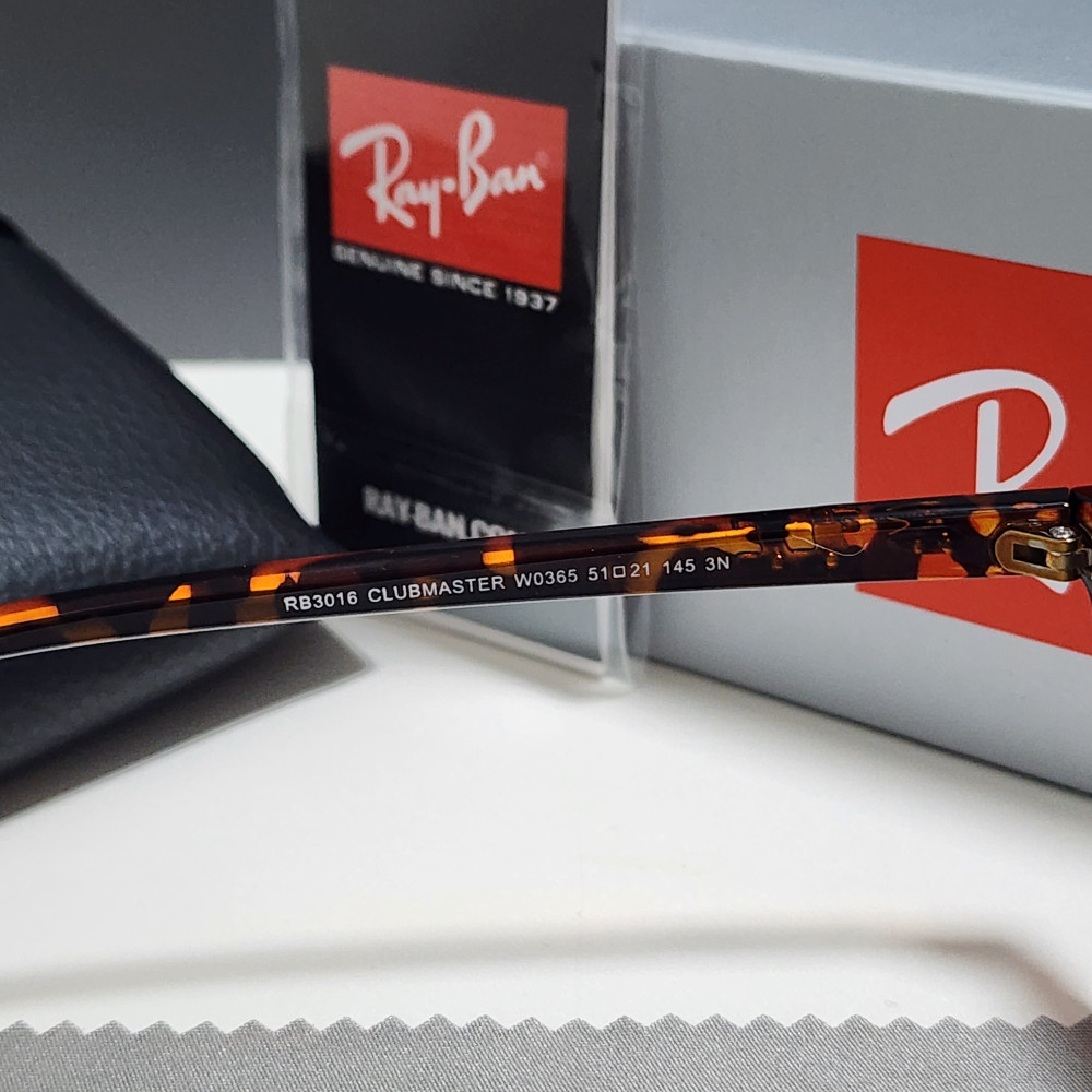 Ray-Ban RB3016 Clubmaster Sunglasses Brown Tortoise Frame Glass Green Lens 51 mm