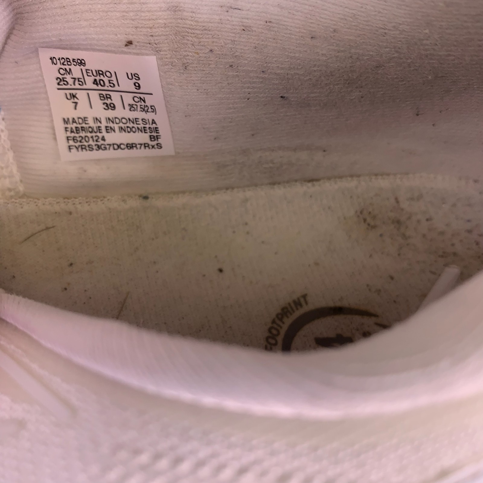 ASICS Women Gel-Cumulus 26 1012B599 White Running Shoes Sneakers Size 9