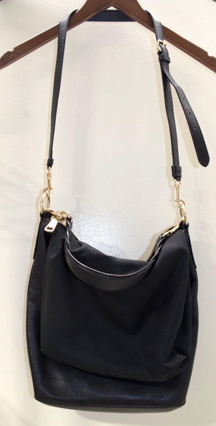 P3 COACH Bag Black Abby Duffle Pebbled Leather Gold Zip Black Double Straps