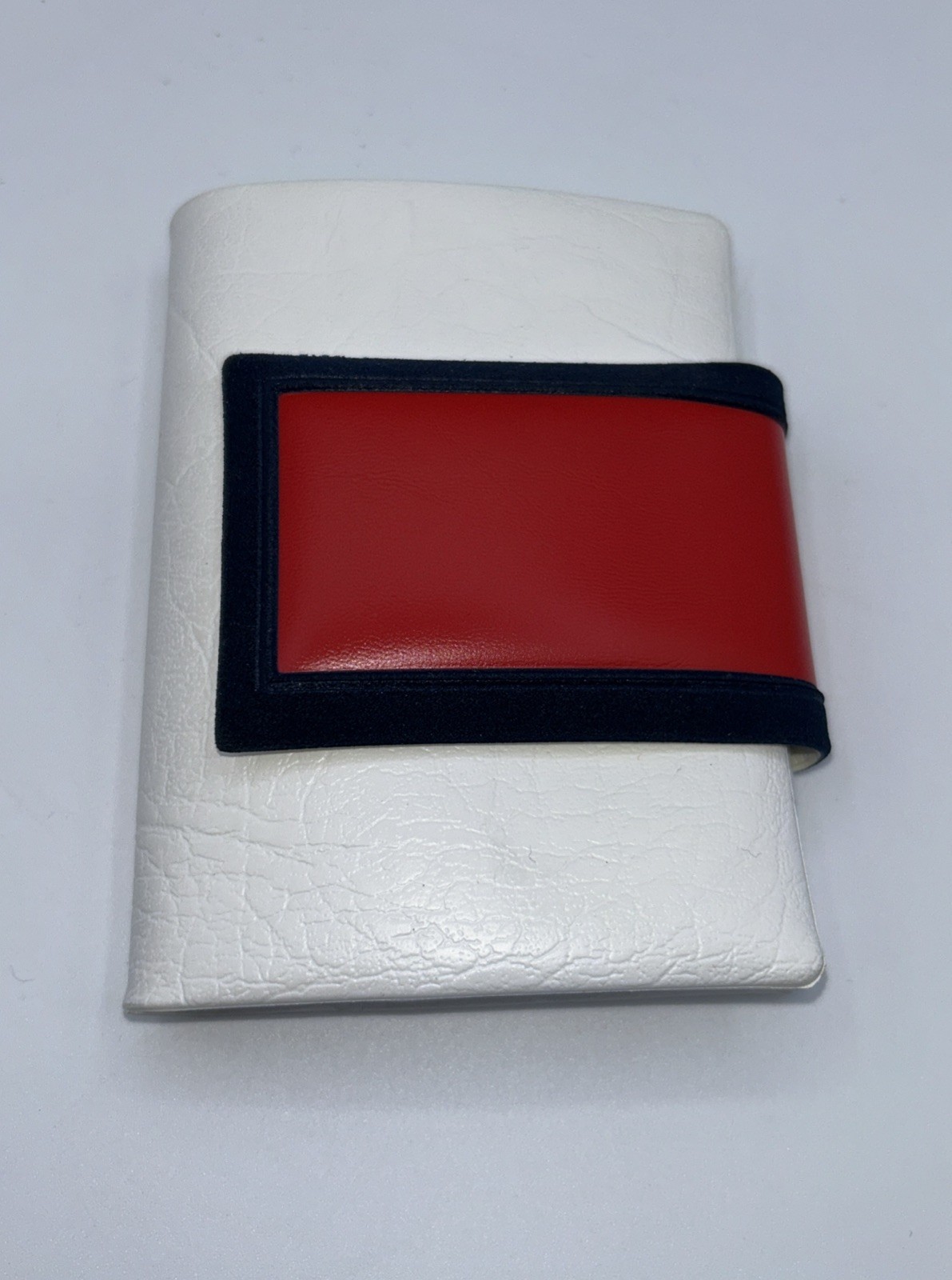 VTG Shaker Square Purse Wallet ID/CC Slots Change Pocket Snap Closure Trifold