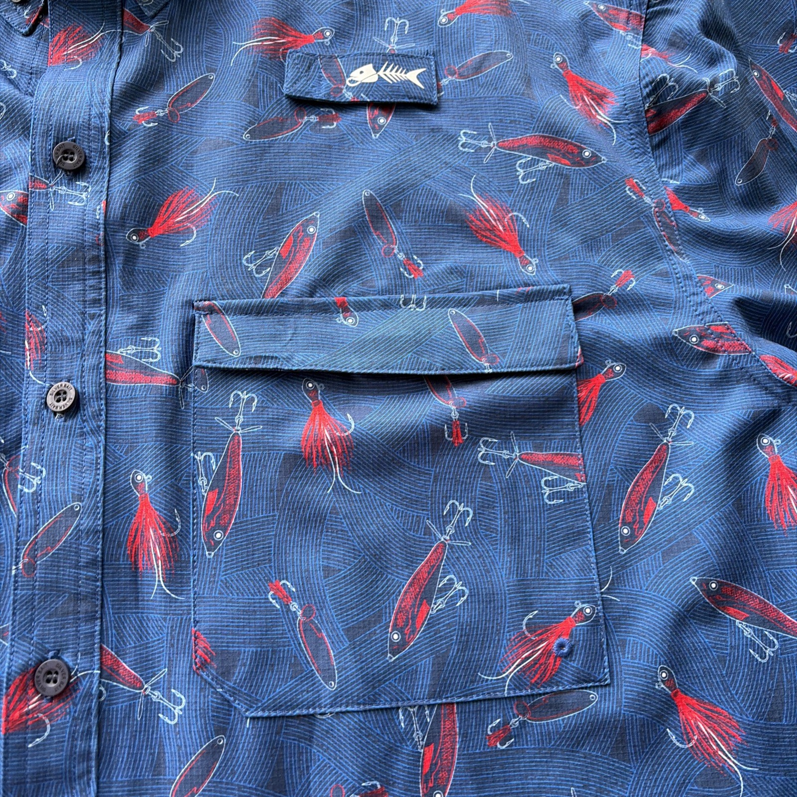 Silver Bait Men’s XXL Button Fishing Shirt Red Lure Design Vented Back EUC
