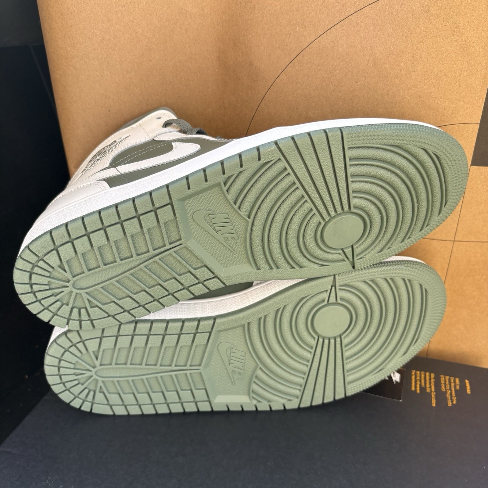 NEW Nike Air Jordan 1 Mid Summit White Lichen Green NBY DQ8426-107 Men Size 11