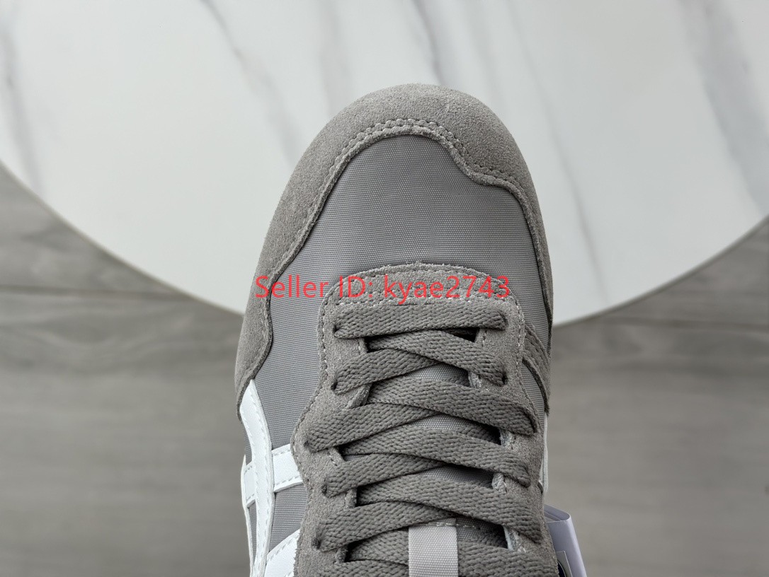 NEW Onitsuka Tiger SERRANO Mens Womens Sneakers Gray/White 1183B400-22