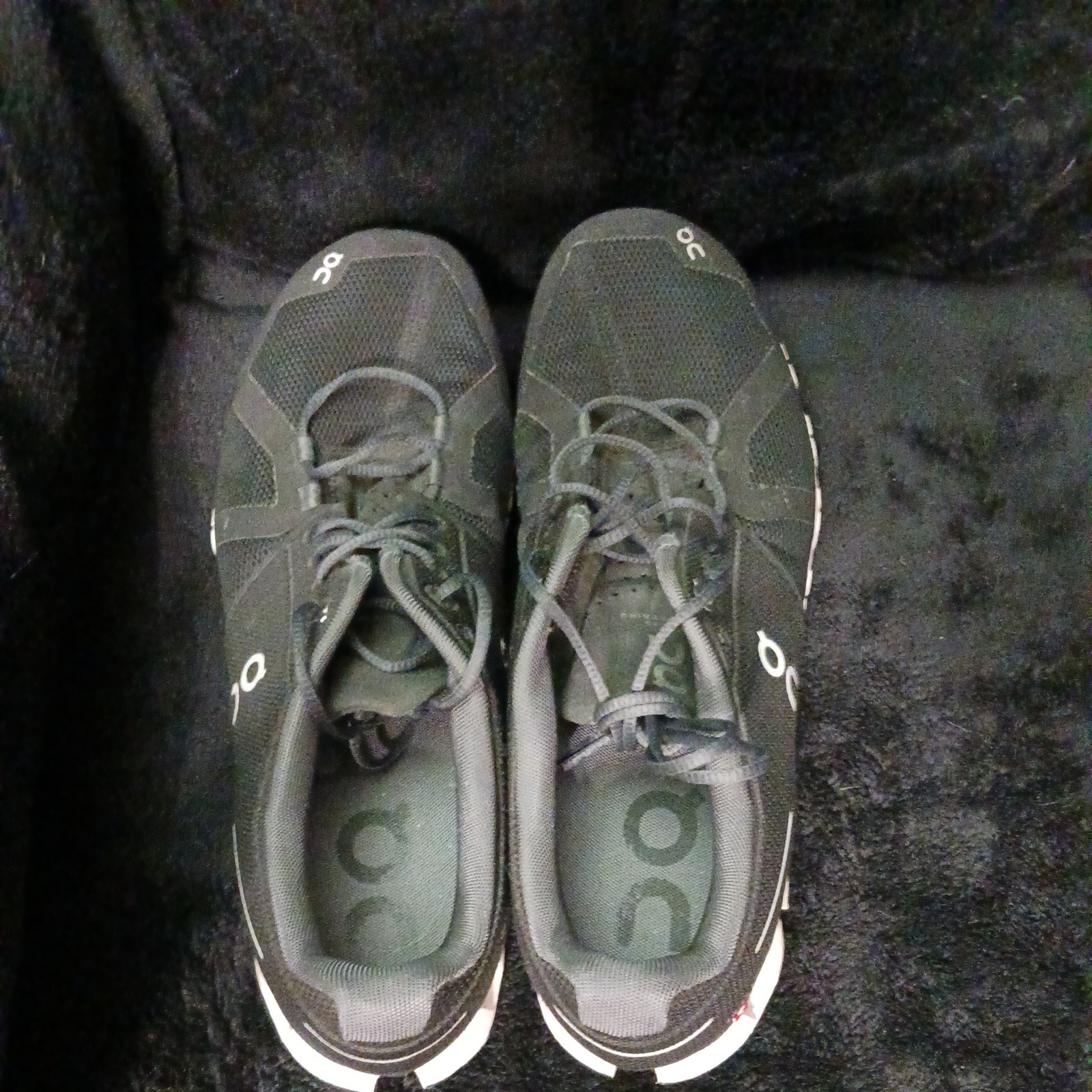 EUC Cloud /White_Black/White Size M9 Running Shoes