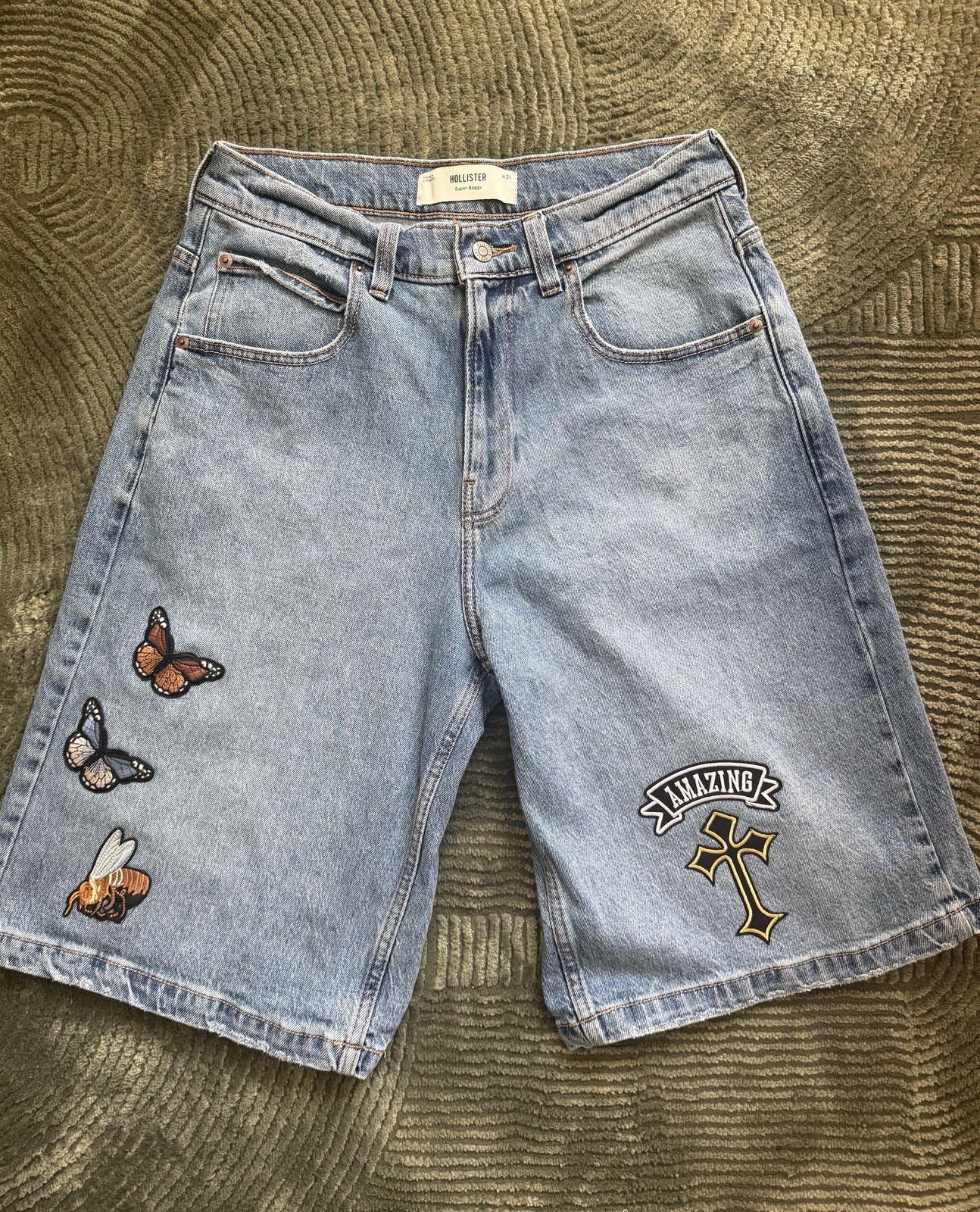 Hollister Light Wash High Rise Bermuda Denim Shorts 31 Embroidered Butterfly