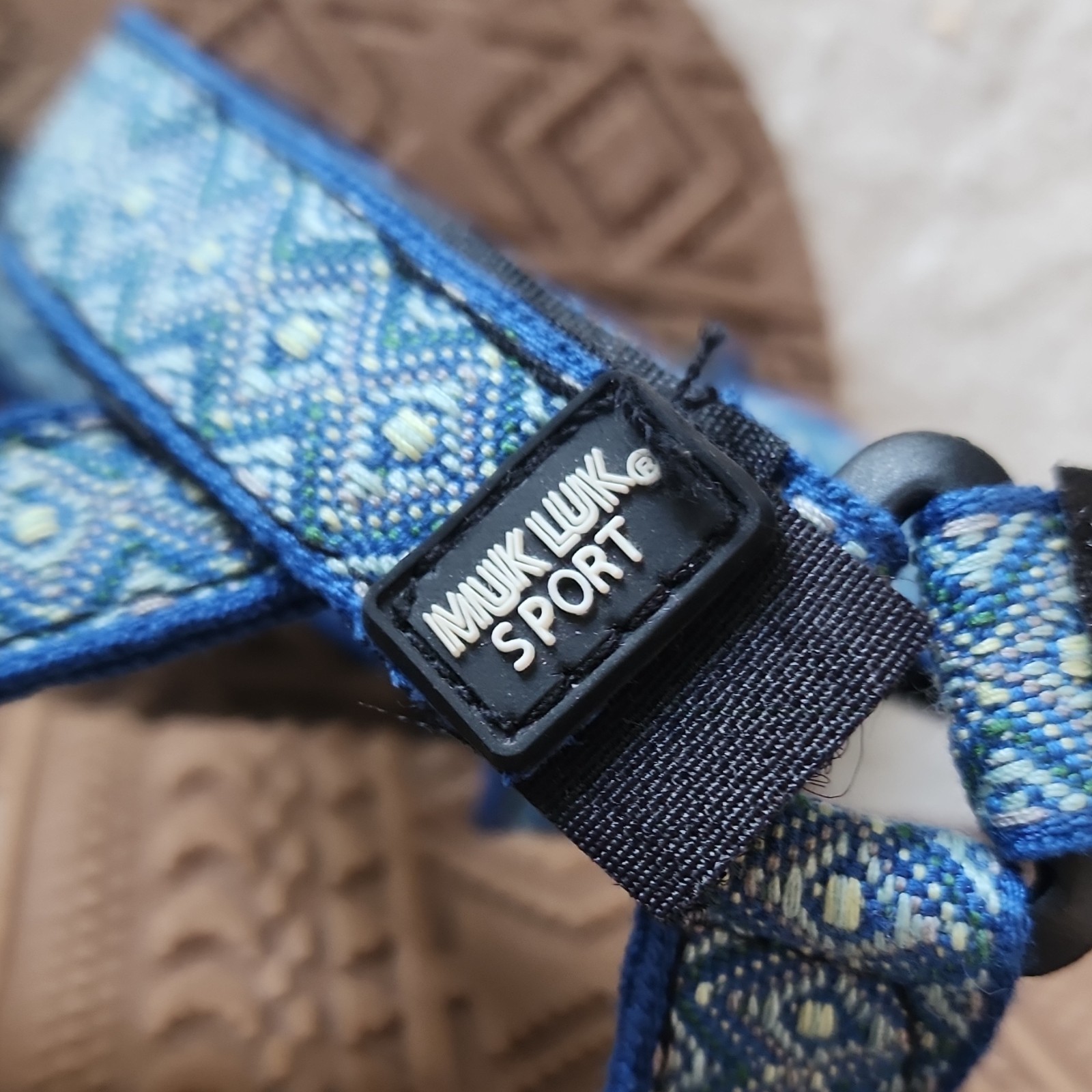 Muk Luks Women’s Blue Geometric Strappy Hook & Loop Ankle Strap Sandals 9