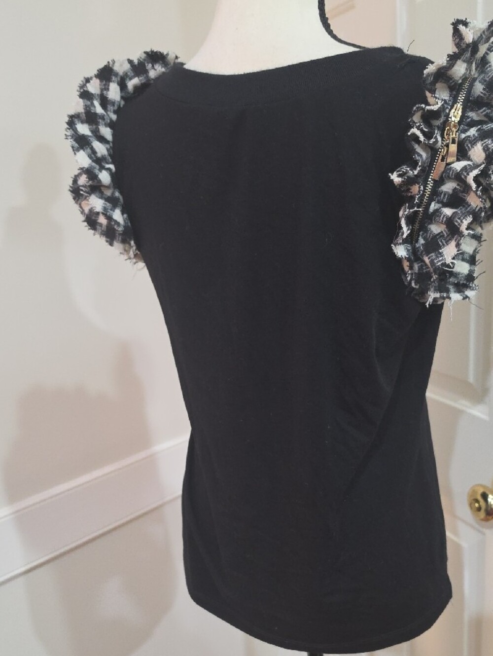 Alberto Makali Mixed Media Ruffle Tweed Sleeve Knit Top – Size S