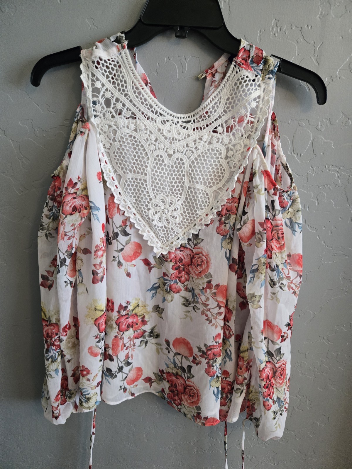 Disney Beauty and the Beast Womens XS White Floral Cold Shoulder Crochet Blouse