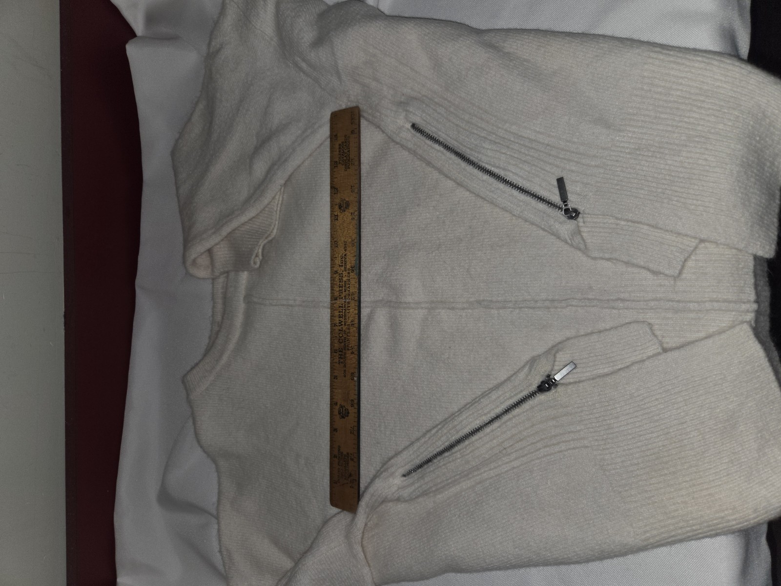 Top Shop Cream Color Long Sleeve Sweater with Zipper Sides Size Medium Pre Owned