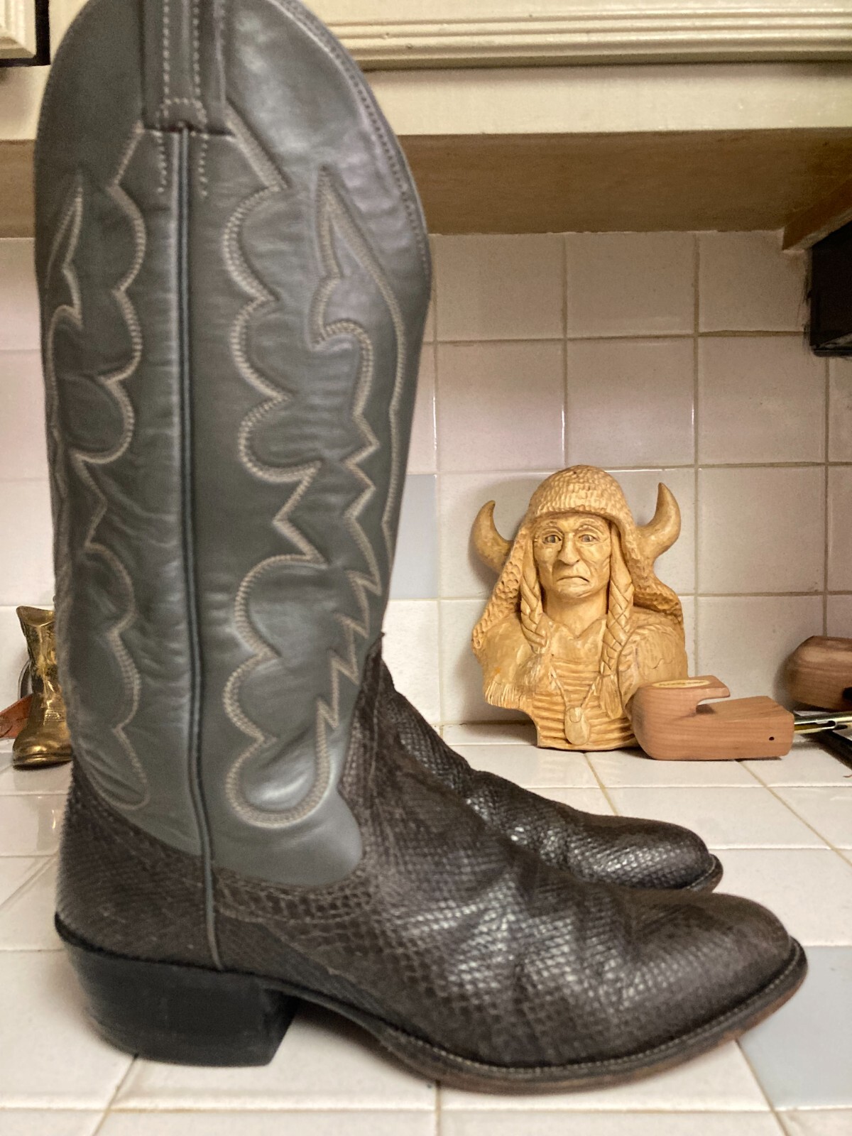 Vintage Sanders Handcrafted Boots Silver Snakeskin & Leather Pull on Men 9 B