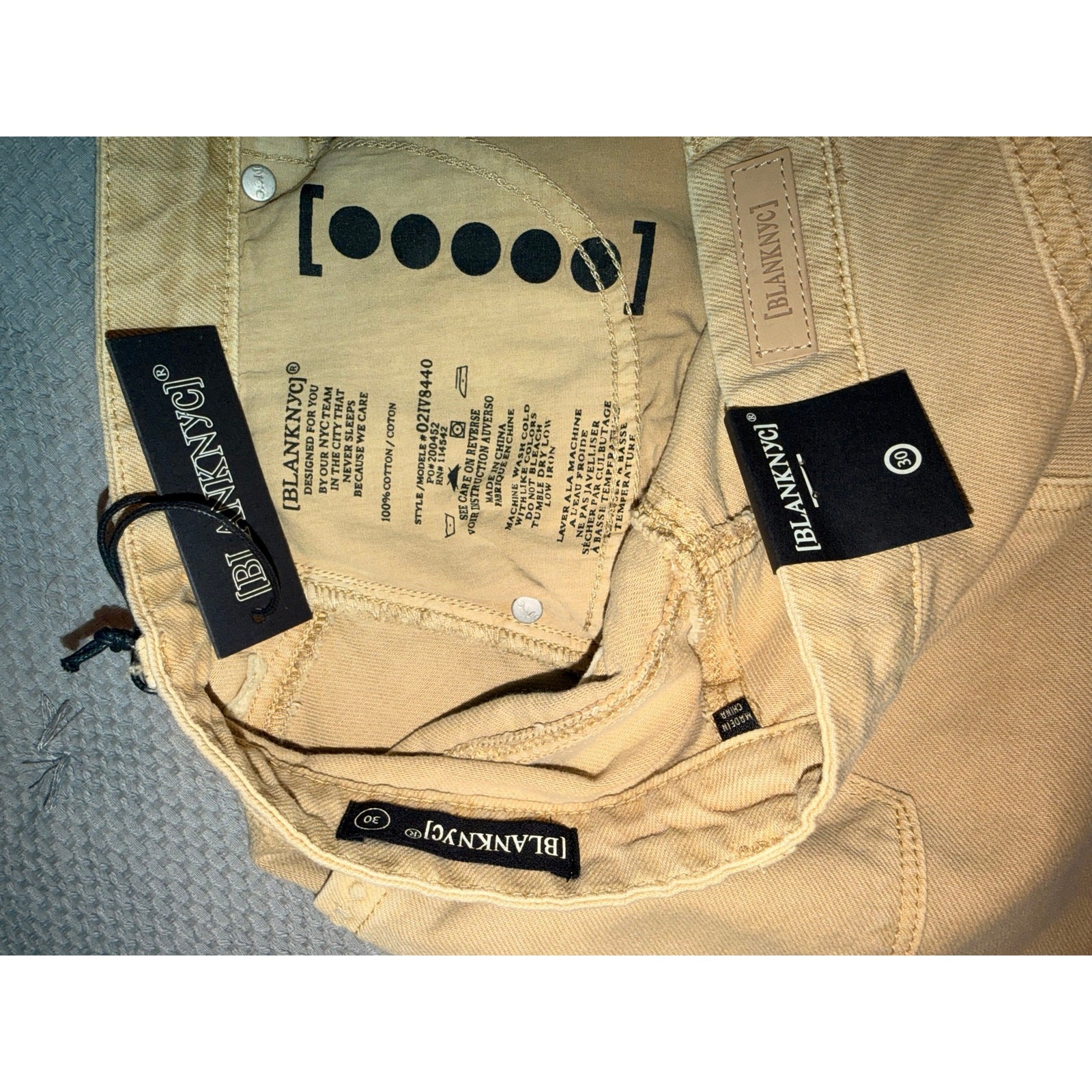 BLANKNYC Women’s Size 30 Tan Pleated Wide Leg Denim Shorts NWT