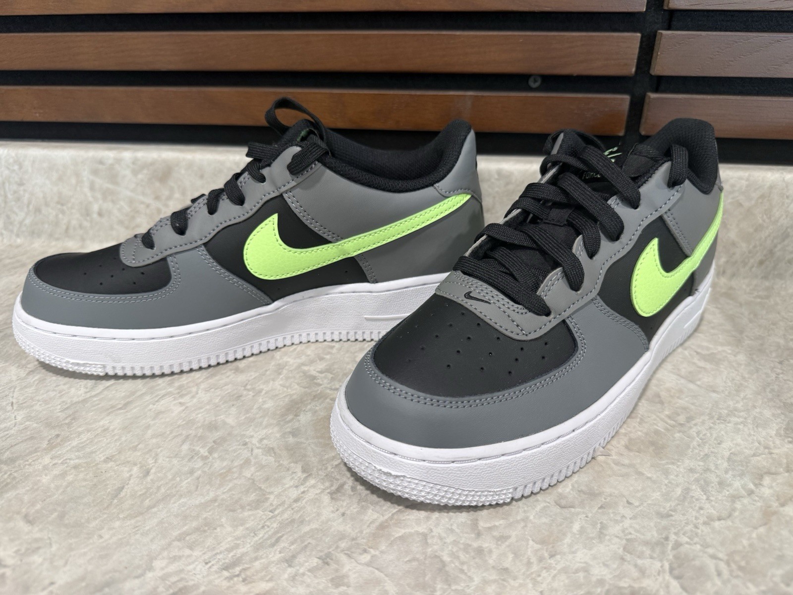 Nike Air Force 1 Low Top Lace-Up Athletic Sneakers Colorblock Gray/Black/Green