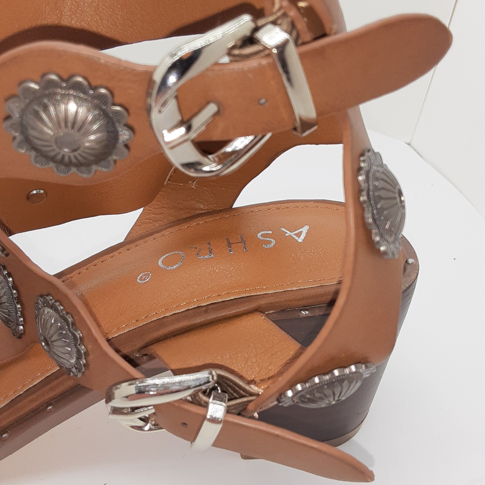 ASHRO Sandal Caged Brown Leather Gladiator Strappy 7M Embellished Buckle Strap