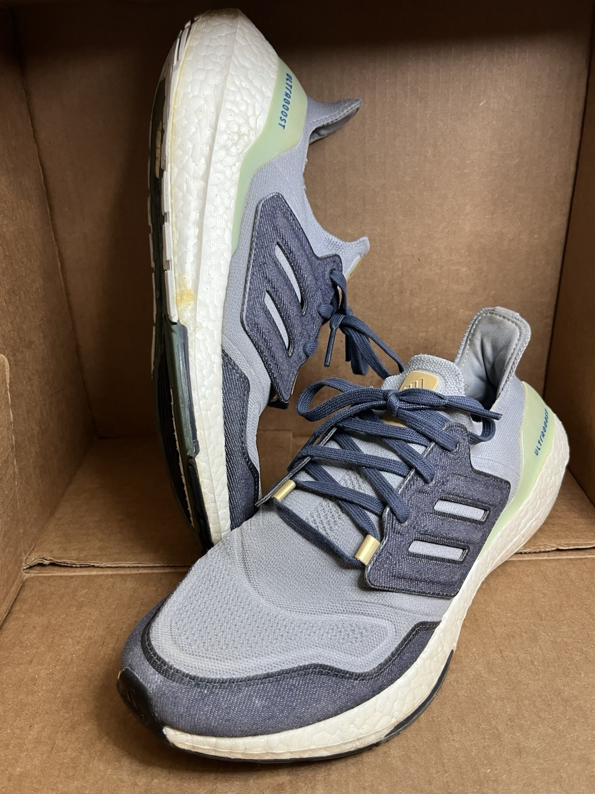 Adidas UltraBoost 22 Halo Silver/Shadow Navy/Linen Green GX9158 Men Size 9.5