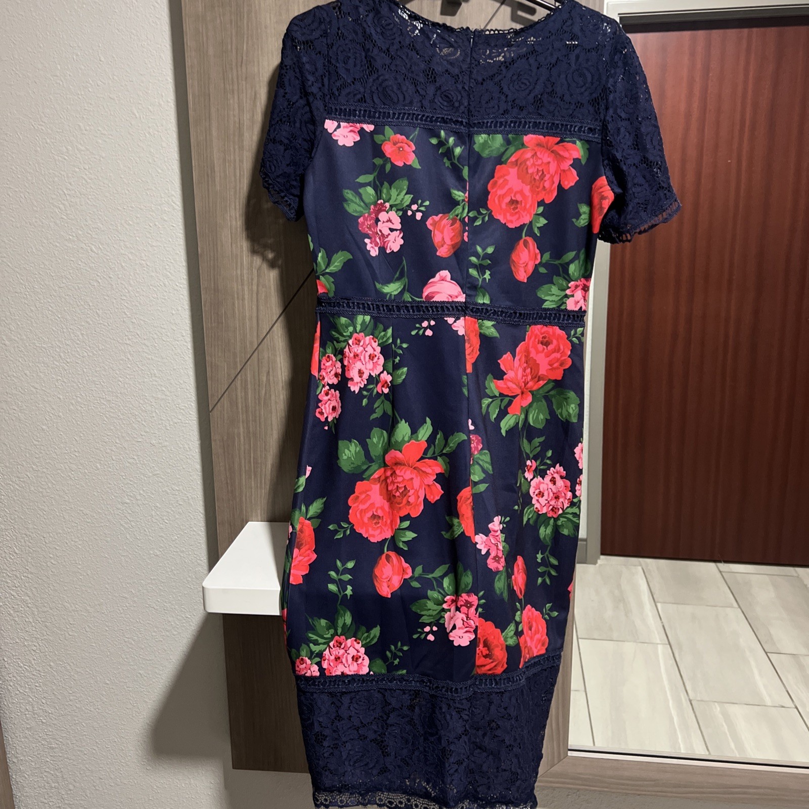New York & Company Floral Neoprene & Lace Sheath Dress Size M