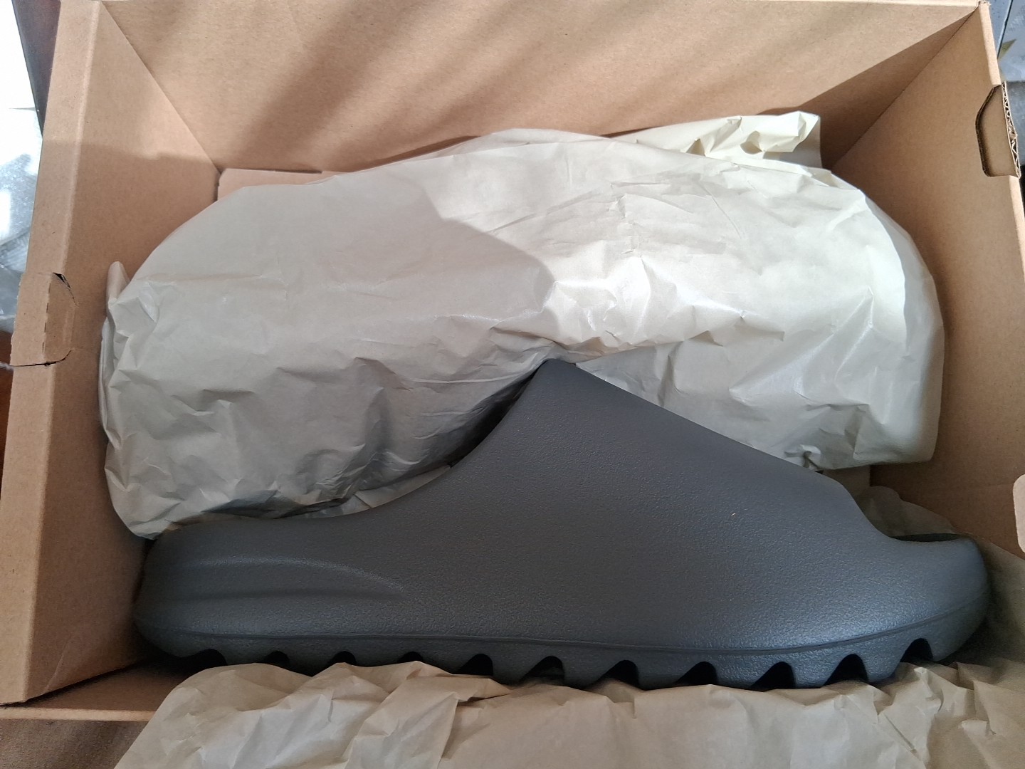 🤩 Adidas Yeezy Slide Slate Grey Size 12 ID2350 BRAND NEW With Box