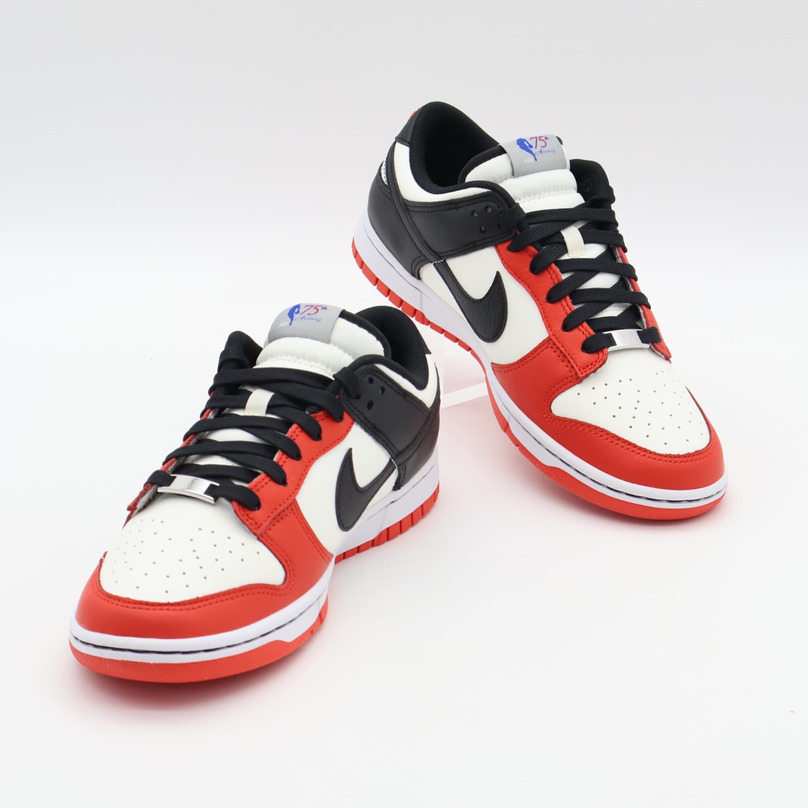 DD3363-100 NBA × Nike Dunk Low EMB 75th Anniversary Chicago Bulls Chile Red Sail