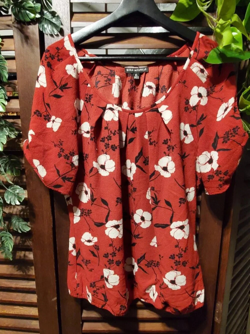 Sara Michelle Red and White Floral Blouse Size XL