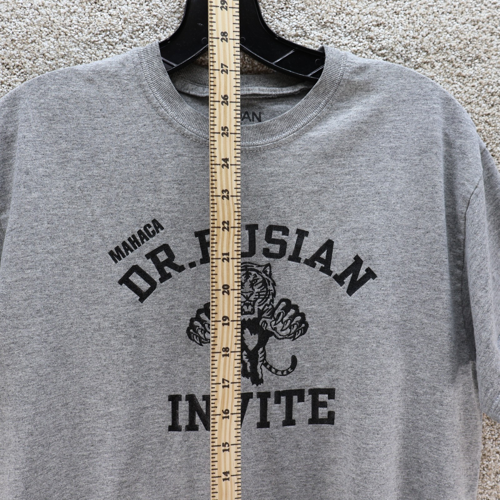 Gildan DryBlend T-Shirt Gray Short Sleeve Size Medium (see photo for flaw)