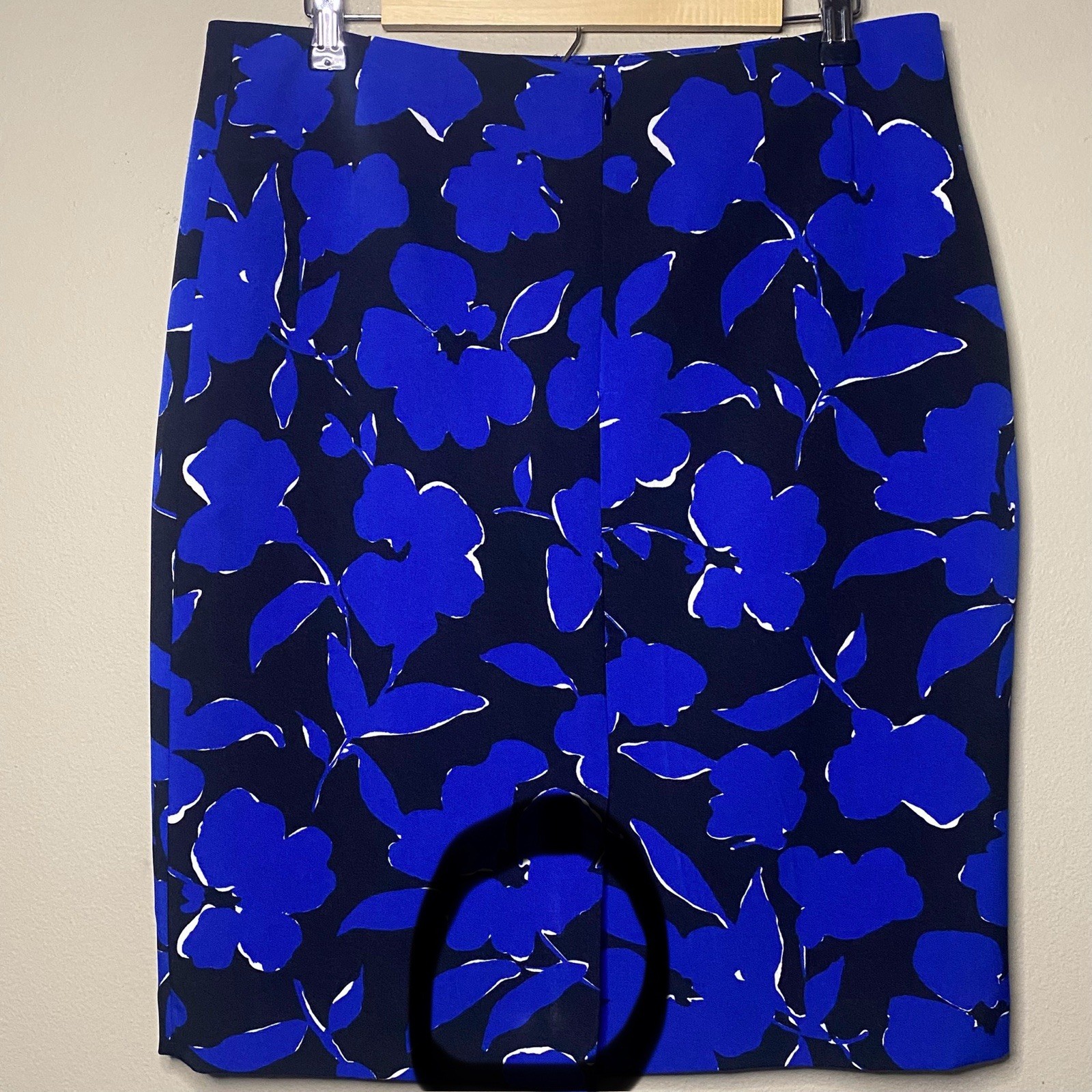 Kasper Pencil Skirt Size 10 Blue Black Floral Back Slit Lined Office Church Flaw