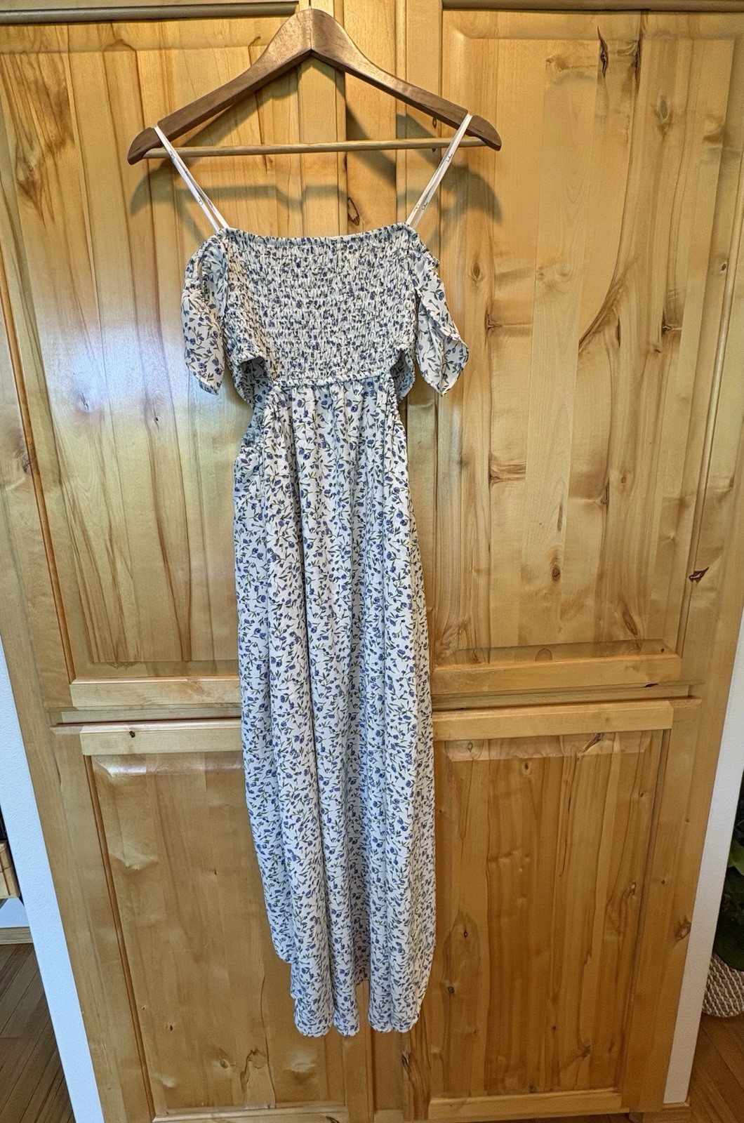 Lulus Midi Dress M White Blue Green Floral Off Shoulder Smocked High-Low