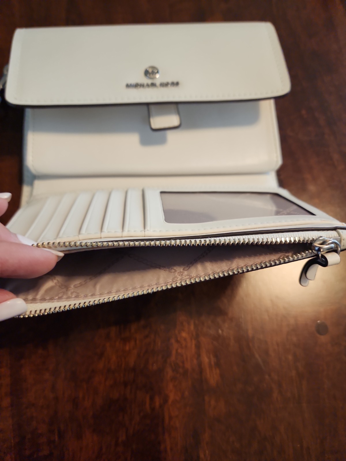Michael Kors Jet Set Travel Signature Wallet Clutch WHITE – NWOT
